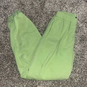 Brandy Melville Rosa sweatpants green